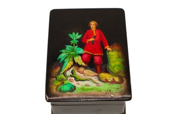 Russian Black Wood Lacquer Box Hand Painted Signed