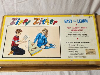 Vintage Zippy Zither In Very Good Condition With Song Book