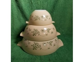 Set Of 3 Shenandoah Pyrex Nesting Cinderella Bowls 444, 443, 441