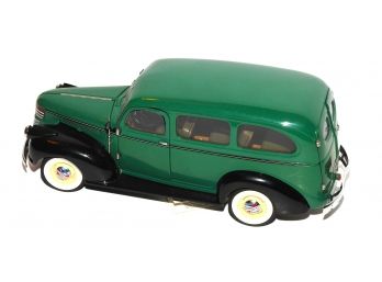 Franklin Mint 1/24th 1946 Chevy Suburban Diecast Truck