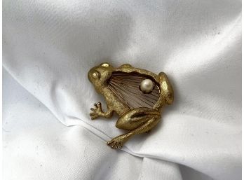 Vintage Gold Tone Frog Brooch By Brooks