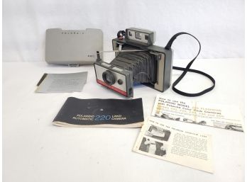 Vintage Polaroid Automatic 220 Land Camera With Booklet