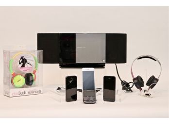 Sole Republic Head Set (Value $180) With IPod Mount Aux, CD, And Radio Boom Box And More