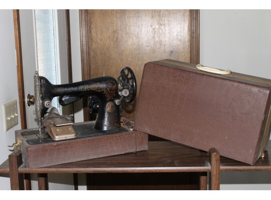 Antique Singer Sewing Machine With Cover