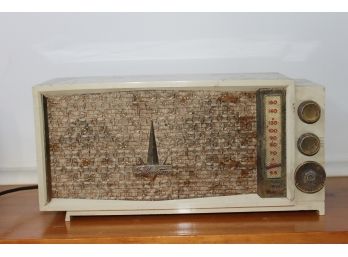 Vintage White Silvertone Tube Radio By Sears Roebuck