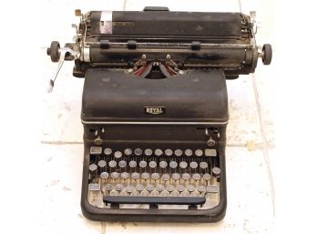 Vintage 1939 Royal KMM Typewriter