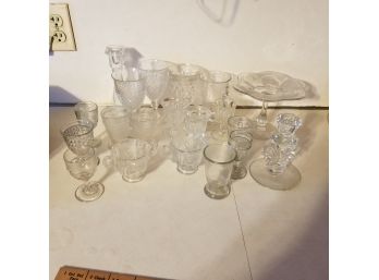 22 Piece Glassware Lot