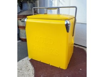 Retro Style Drink Cooler