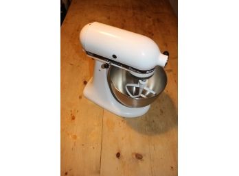 Classic Plus Kitchen Aid Stand Mixer 4.5 QT - Works Perfect !