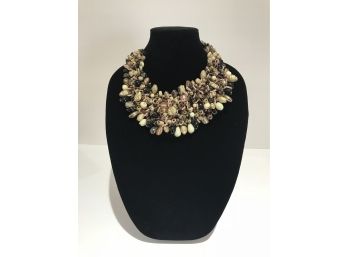 Beautiful Glass And Metal Beaded Fashion Necklace