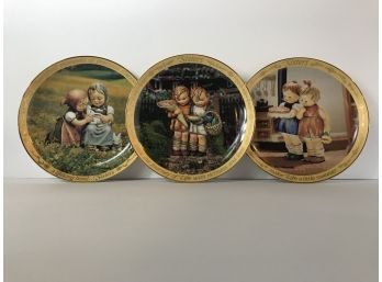 Hummel - Limited Edition 'Sisters' Plates - Group Of 3