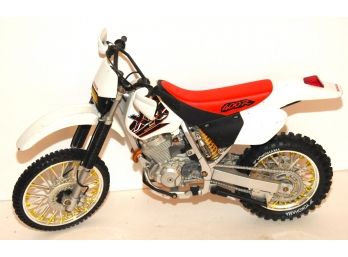 Large 13 Inch Honda 400R Diecast Dirt Bike With Working Suspension