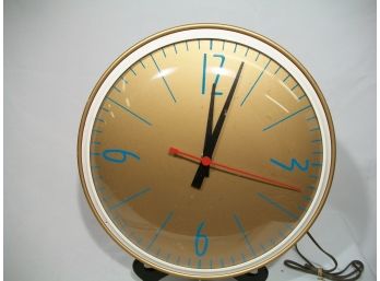Great Looking / Vintage Clock / Gold & Blue / Mid Century / Fully Functioning