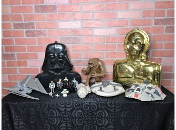 Star Wars Figures And Carrying Cases