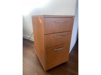 3 Drawer Rolling Filing Cabinet Lot 1 - 15.5x20x27'