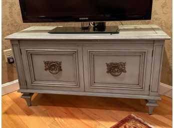 TV Stand Cabinet With Ornate Brass Door Pulls 45x17x25'