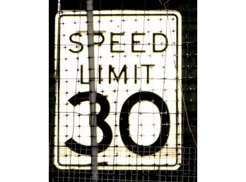 Metal Sign 'SPEED LIMIT 30'