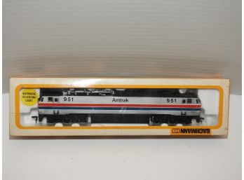 Vintage HO Scale Bachmann Amtrak 951 Engine Train In Original Box