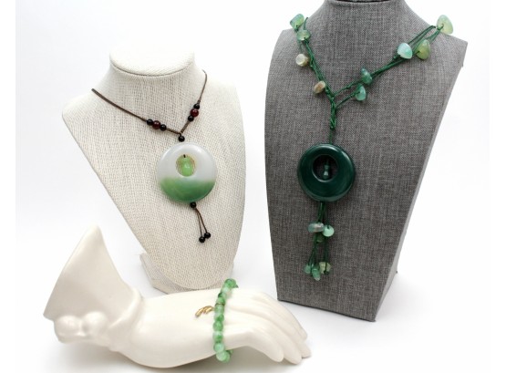 Vintage Jade Circle Pendant Necklaces And Beaded Jade Bracelet