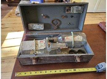 #23 - Antique Wooden Liquor Carry Case With 2 Antique Bottles Barwell's Rye & Other Unique, Antiq
