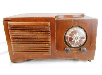 Automatic Radio For Parts Or Repair