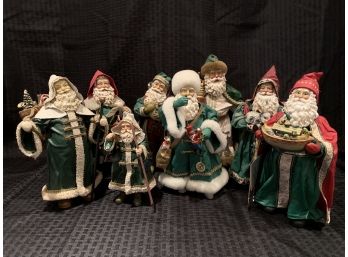 S22  Lot Of Santa Claus Figures -  With Items