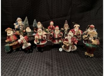 S46  Lot Of Smaller Santa Claus Figures & Ornaments