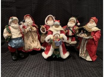 S28  Lot Of Santa Claus Figures -  With Items