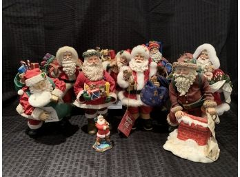 S31  Lot Of Santa Claus Figures -  With Items