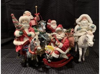S39  Lot Of Santa Claus Figures -  With Horses