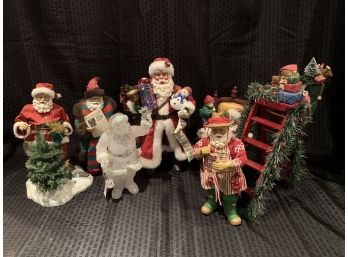 S74  Lot Of Santa Claus Figures - Mixed