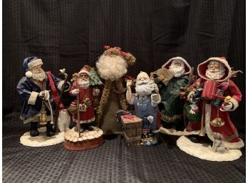 S68  Lot Of Santa Claus Figures - Holding Items
