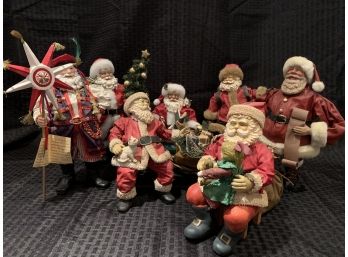 S41  Lot Of Santa Claus Figures -  With Items