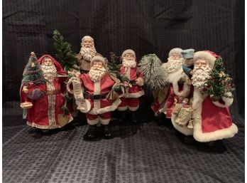 S24  Lot Of Santa Claus Figures -  With Trees