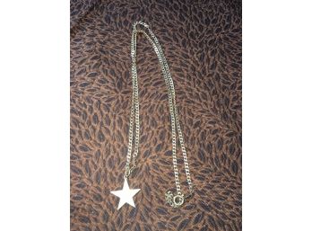 14kt Gold Necklace W/Star Pendant 18' - 3.7 Dwt - Great Looking !