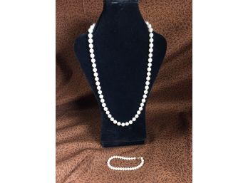 Beautiful Pearl Necknace & Bracelet W/14kt Clasp - Gorgeous Pieces !