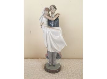 Lladro 'Over The Threshold' 5282 Figurine