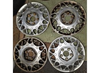 Set Of 4 GM Hubcaps (Possibly For A Buick)