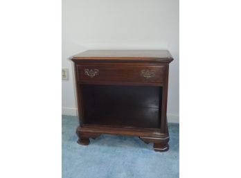 Beautiful Ethan Allen Side Night Table Bed Table