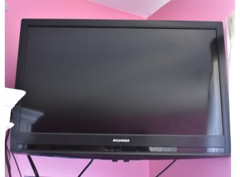 Sylvania TV With Wall Mount And Remote