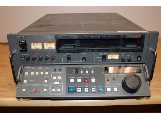 SONY Digital Betacam Videocassette Recorder DVW-500 W/Rack Mounts