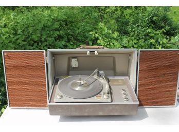 Zenith Solid State Stereophonic Portable Record Player With Built-in Speakers