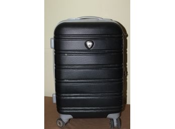 California Pak Hard Suitcase - 14' X 22' Tall