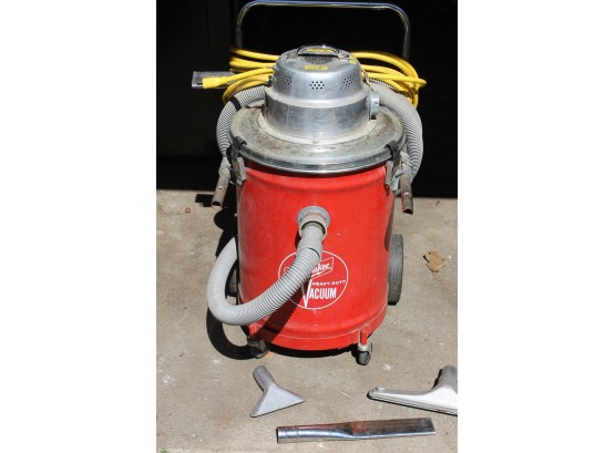 Milwaukee Heavy Duty Industrial Vacuum Cleaner With Attachments