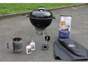 Weber Charcoal Grill With Lots Of Extra's