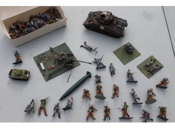 Large Grouping Of Plastic Toy Model Army Soldiers And Vehicles