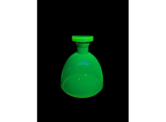 Incredible Amber Uranium/vaseline Glass Decanter W/ Stopper