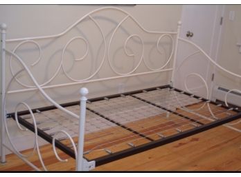 White Metal Daybed Frame