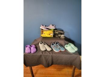 Nike, Merrell, Crocs, New Balance Women's Shoe /sneaker Collection. Many New- - - - - - - - - - Loc: LR