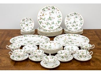 Wedgewood 'Wild Strawberry' Pattern Serviceware With Gilt Rims